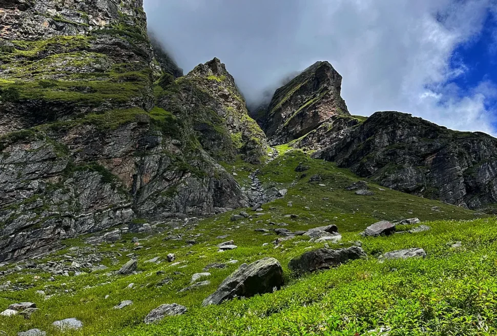 Mountains view en route Balu ka Ghera